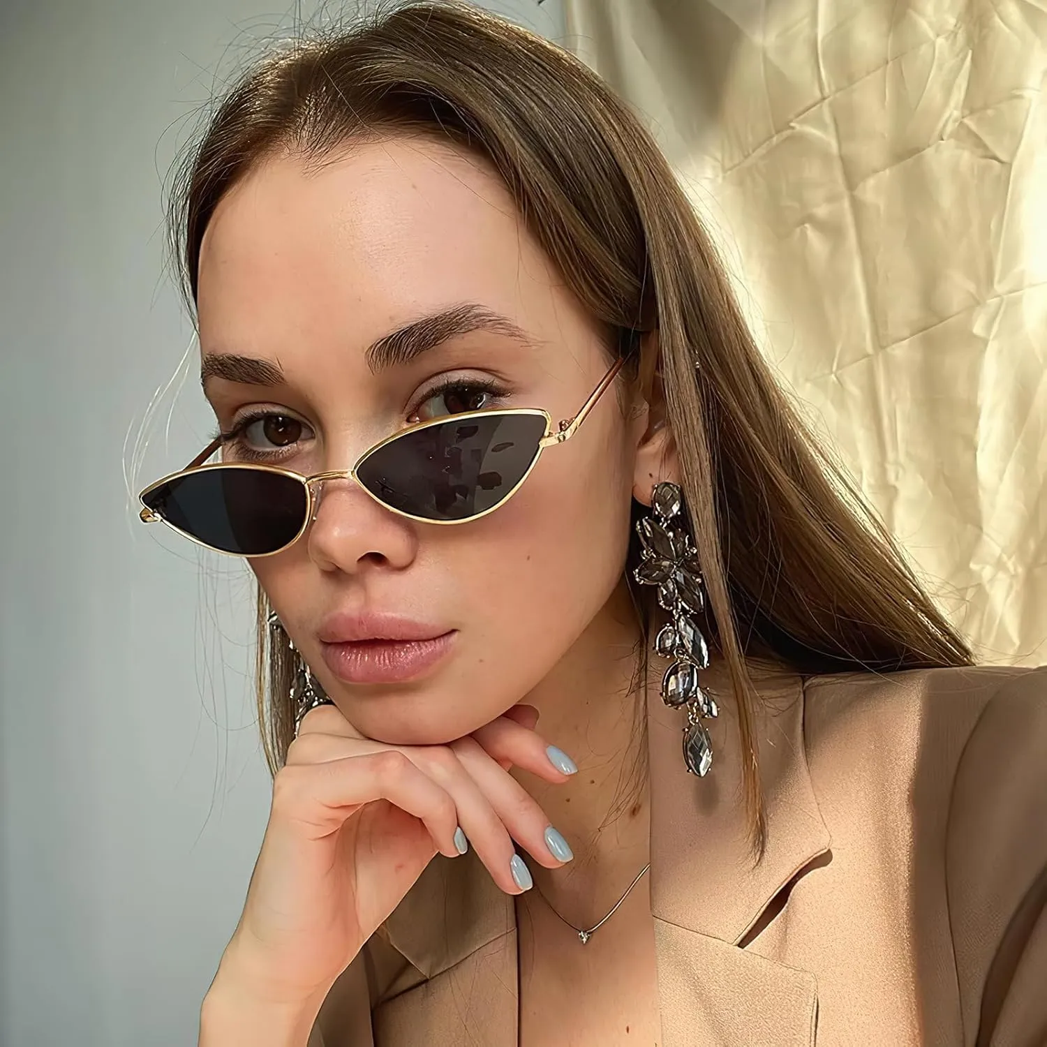 Dollger Cat Eye Cute Sunglasses for Women Men Triangle Vintage Trendy Cool Sun Glasses
