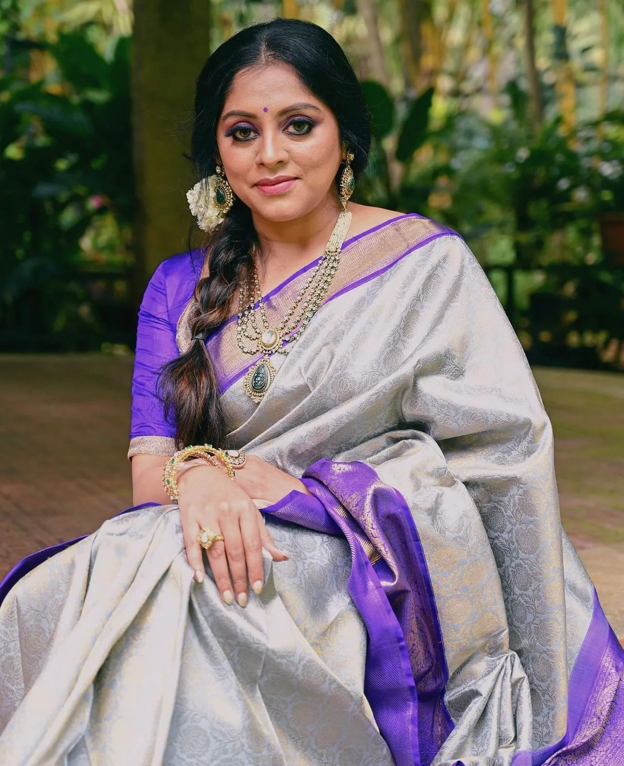 Improbable Grey Soft Silk Saree With Supernal Blouse Piece