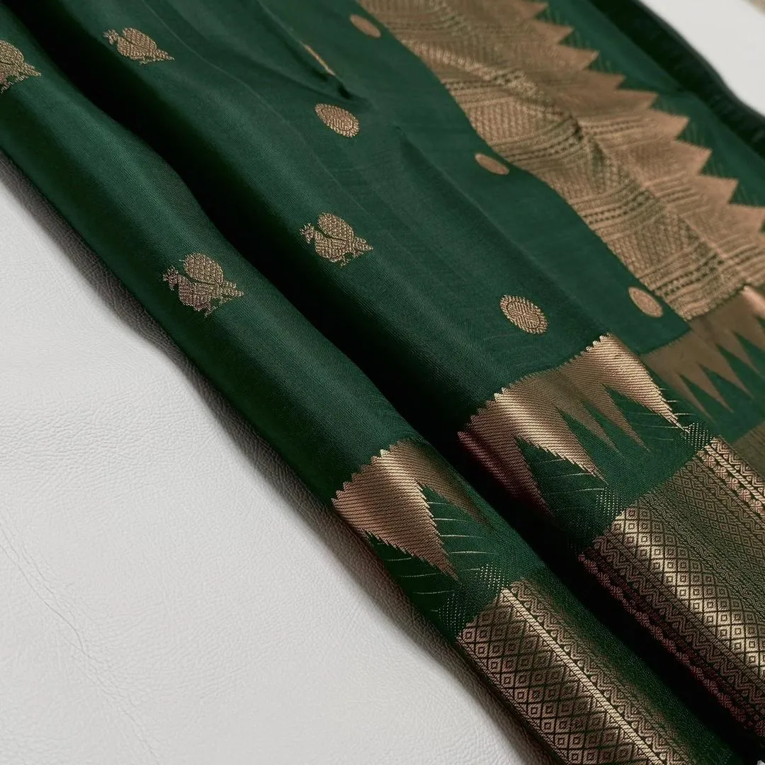 Vibrant Dark Green Soft Silk Saree With Dulcet Blouse Piece